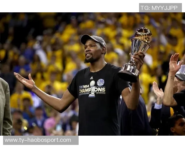 KD分享赛季波动心路历程强调团队团结与积极情绪的重要性