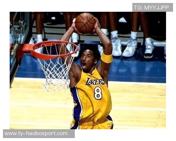 布克回忆科比:我有幸成为他愿意倾诉的少数人之一 布克回忆科比:我有幸成为他愿意倾诉的少数人之一