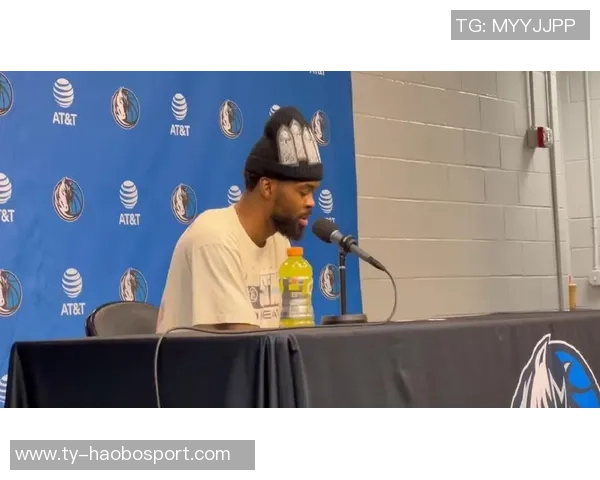 浓眉称赞马绍尔全力以赴无论角色变化首发替补皆无所谓