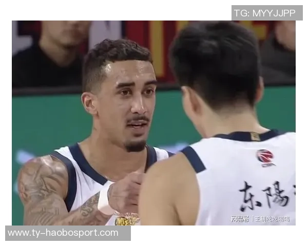 奎因昨日表现抢眼贡献12分8板7助4断小乔丹鼓励他勇敢接受采访表扬 奎因昨日表现抢眼贡献12分8板7助4断小乔丹鼓励他勇敢接受采访表扬