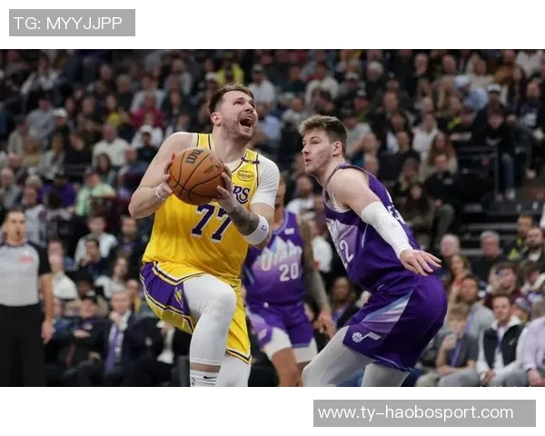 奎因关键反击撞倒东契奇湖人成功挑战改判为进攻犯规 奎因关键反击撞倒东契奇湖人成功挑战改判为进攻犯规